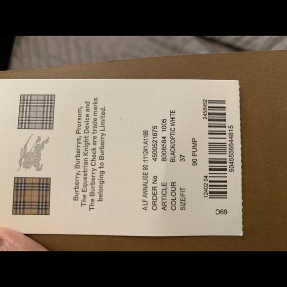 ⭐️SOLD⭐️!!!Burberry Black Annalise Patent Leather Pumps - Picture 5 of 11